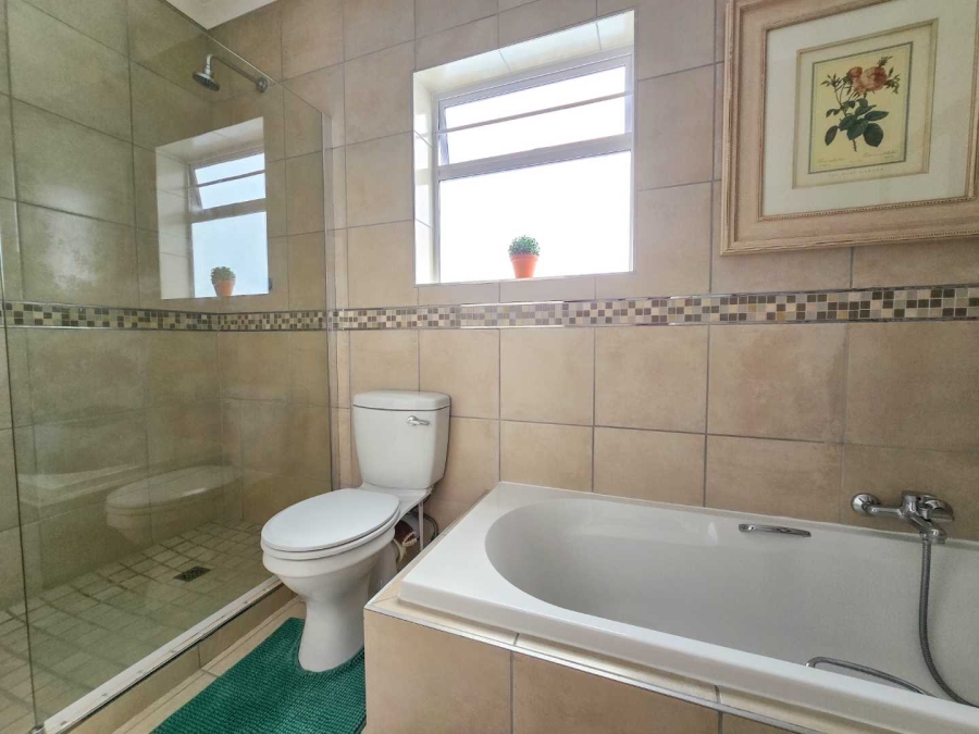 4 Bedroom Property for Sale in Jongensfontein Western Cape